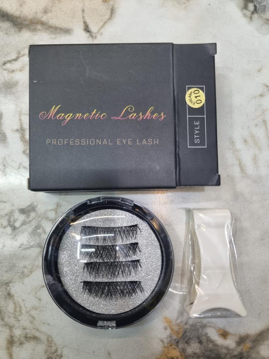 Magnetic eyelash with applicator